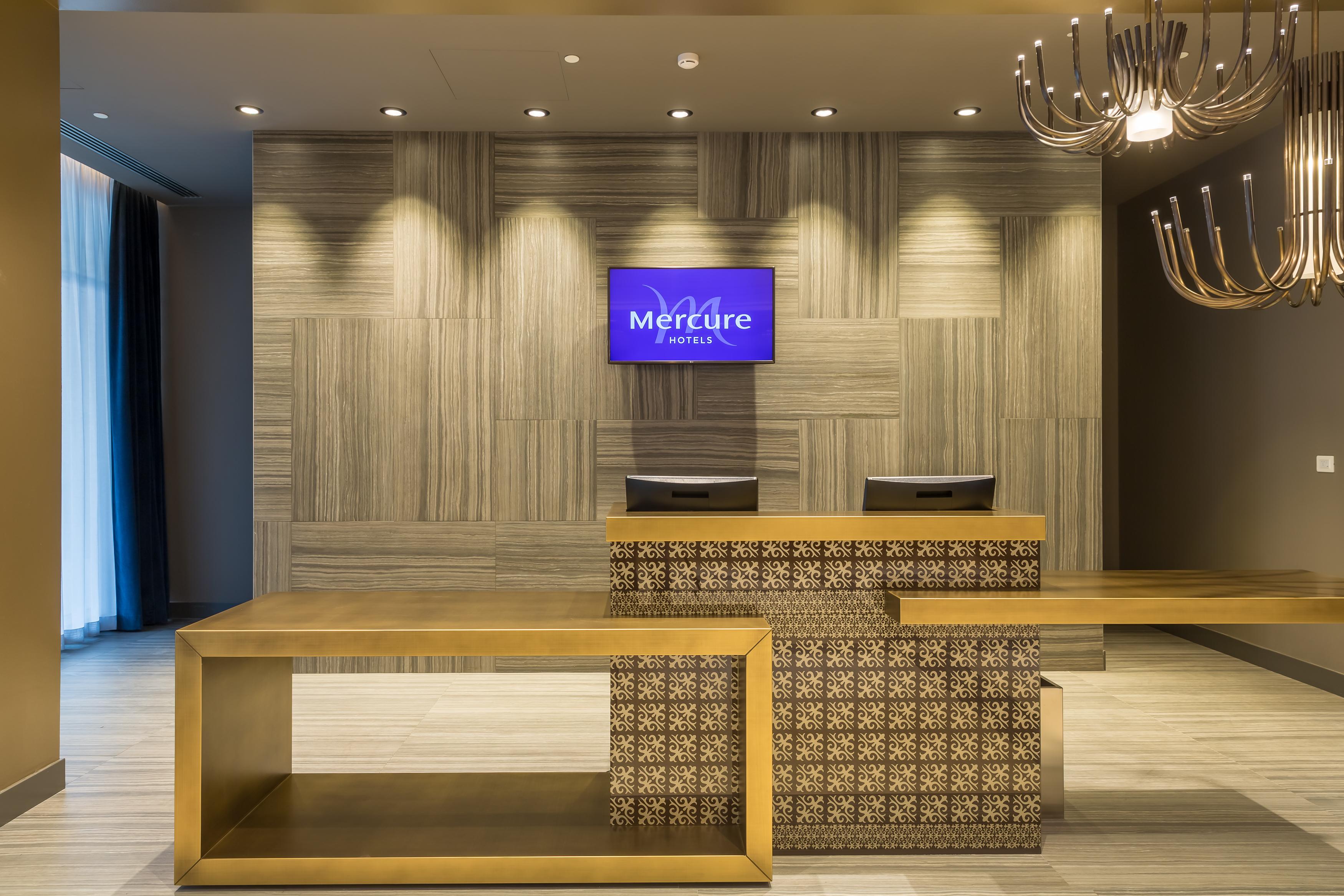 Mercure Almaty City Center Esterno foto