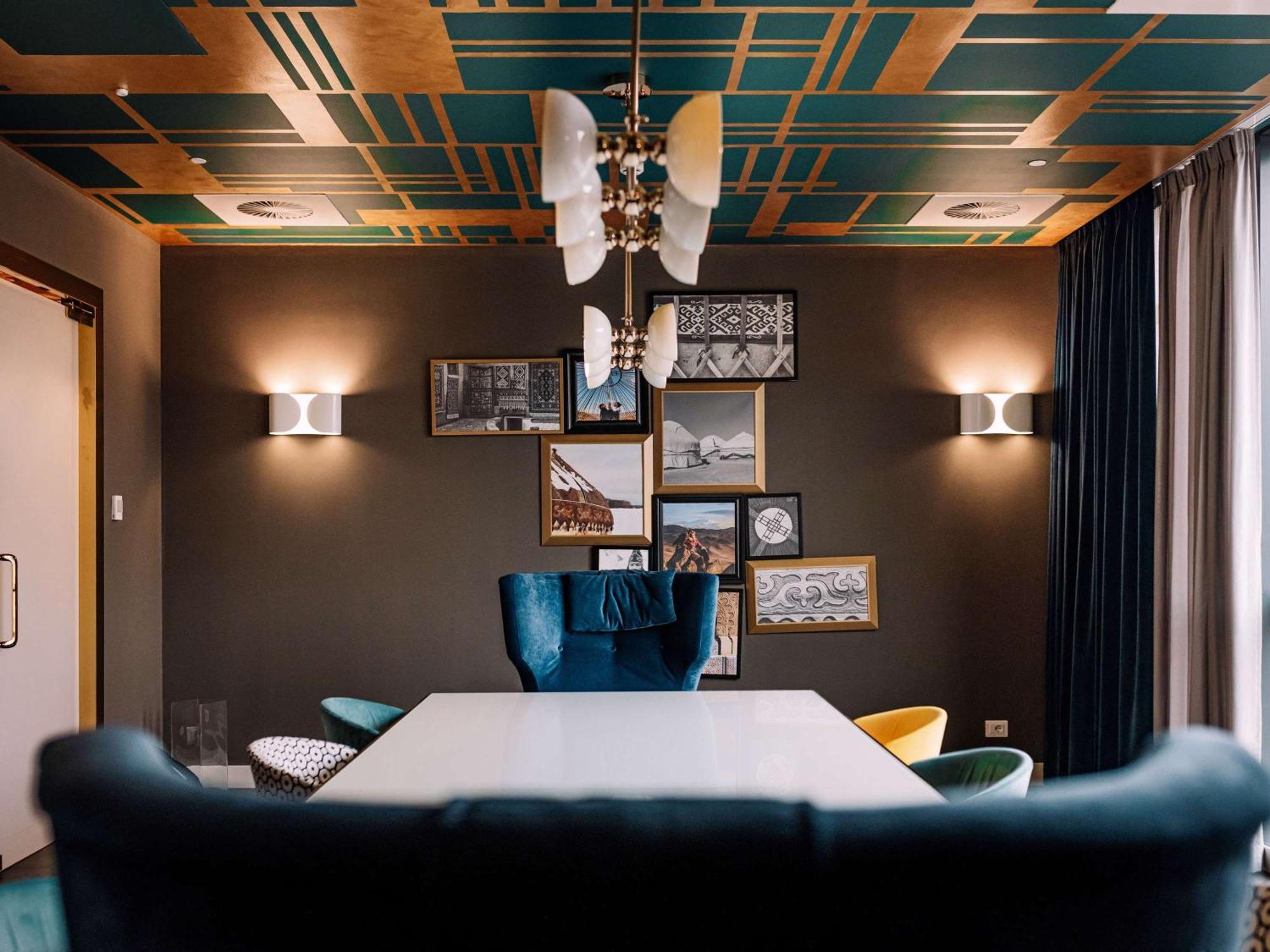 Mercure Almaty City Center Esterno foto